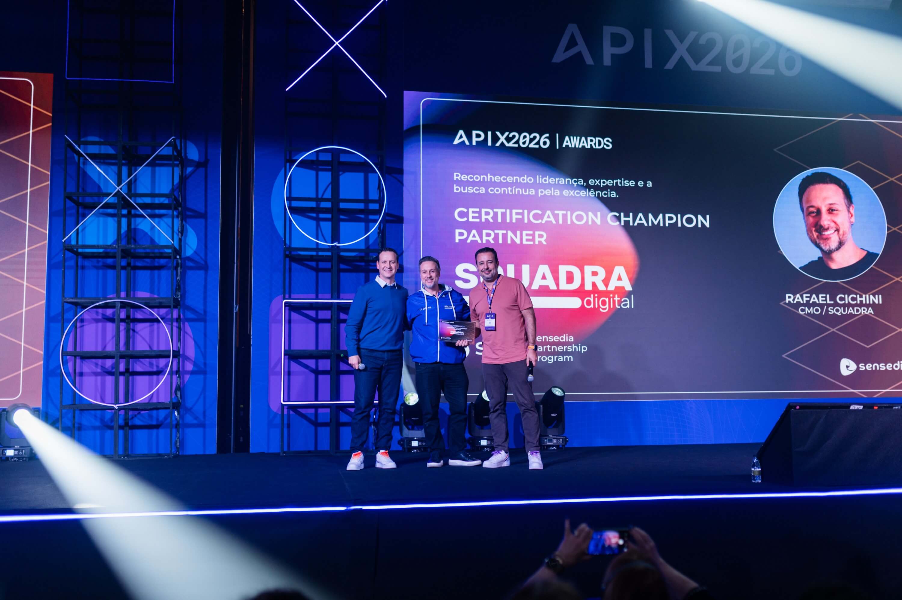 Squadra recebe reconhecimento: Certification Champion Partner Squadra recebe reconhecimento: Certification Champion Partner